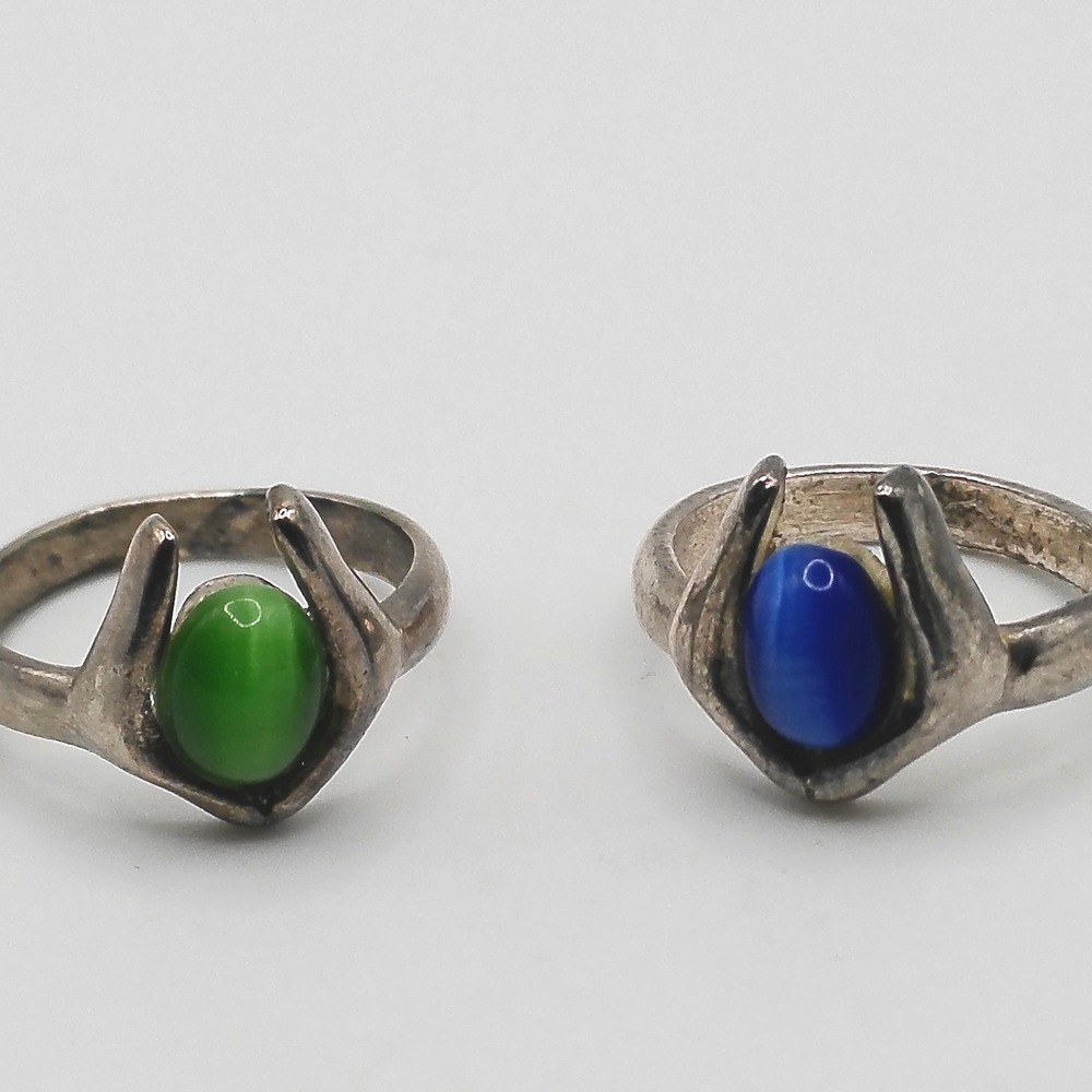 Vintage Style Mood Ring Set Green Blue Oval Cabochon Silver Tone Size 7.25